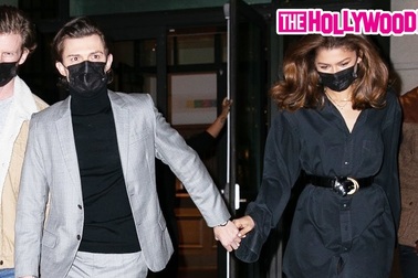 Zendaya và Tom Holland nắm tay tình tứ đi ăn tối