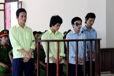 Hỗn chiến trong quán cà phê, kẻ chết, người đi tù