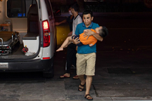 Áp lực cấp cứu 100 bệnh nhân trong đêm của bệnh viện vùng trung tâm Thủ đô