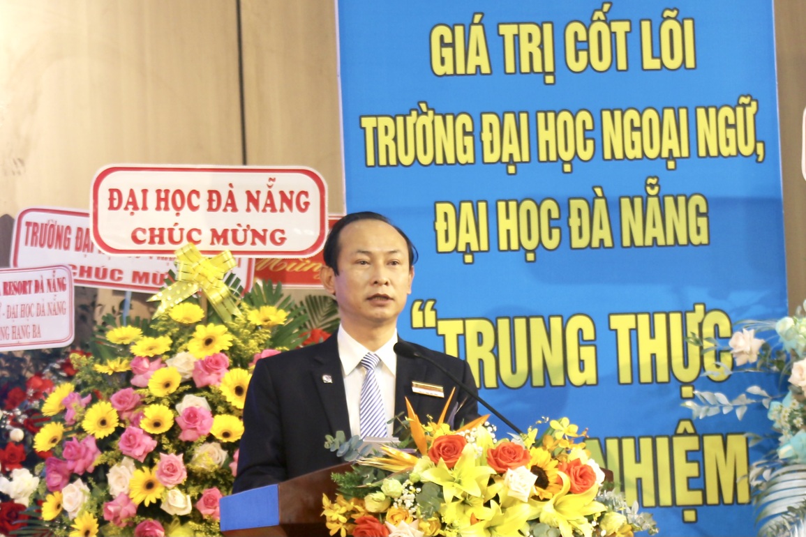 Trường Đại học Ngoại ngữ Đà Nẵng đón Huân chương Lao động - 2 Trường Đại học Ngoại ngữ Đà Nẵng đón Huân chương Lao động - 2