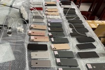 Tạm giữ nhiều Macbook, iPhone, mỹ phẩm không hóa đơn chứng từ