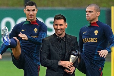 Động thái gây sốc của C.Ronaldo khi biết trước Messi nhận giải