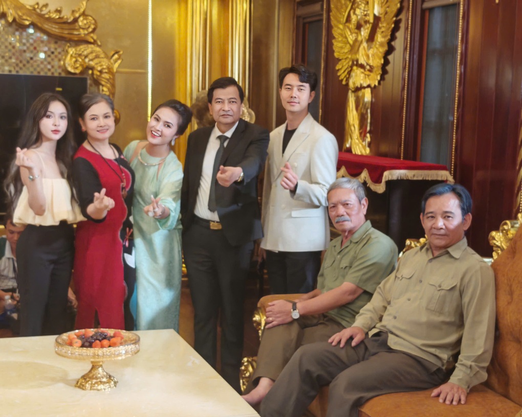 NSND Thu Quế: Tôi không còn ghen như thời trẻ - 2 NSND Thu Quế: Tôi không còn ghen như thời trẻ - 2