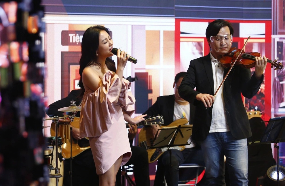 Văn Mai Hương giúp cô gái khổ đau vì mối tình 7 năm dám yêu một lần nữa - 1 Văn Mai Hương giúp cô gái khổ đau vì mối tình 7 năm dám yêu một lần nữa - 1