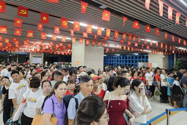 Hà Nội điều chỉnh nhiều tuyến buýt và tàu điện, trông xe miễn phí dịp A80