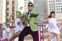 Cha đẻ của "Gangnam Style": "Gã tâm thần" khác biệt sở hữu MV 5,6 tỷ view