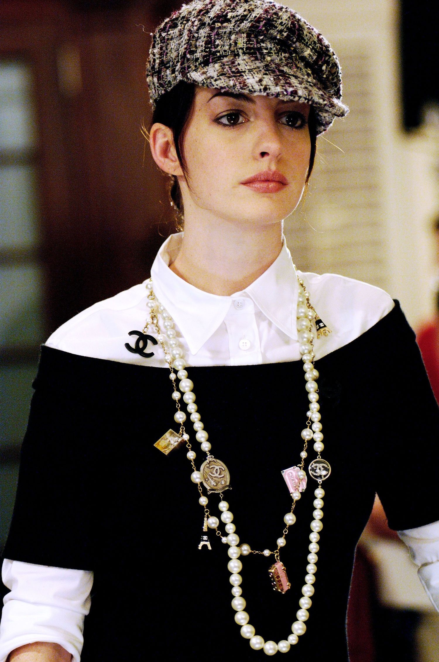 Yêu nữ thích hàng hiệu Anne Hathaway gây ngỡ ngàng vì 20 năm không già đi - 3 Yêu nữ thích hàng hiệu Anne Hathaway gây ngỡ ngàng vì 20 năm không già đi - 3