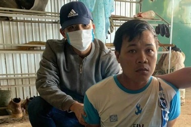 Thanh niên "chăm" đọc báo để tìm thông tin lừa đảo doanh nghiệp