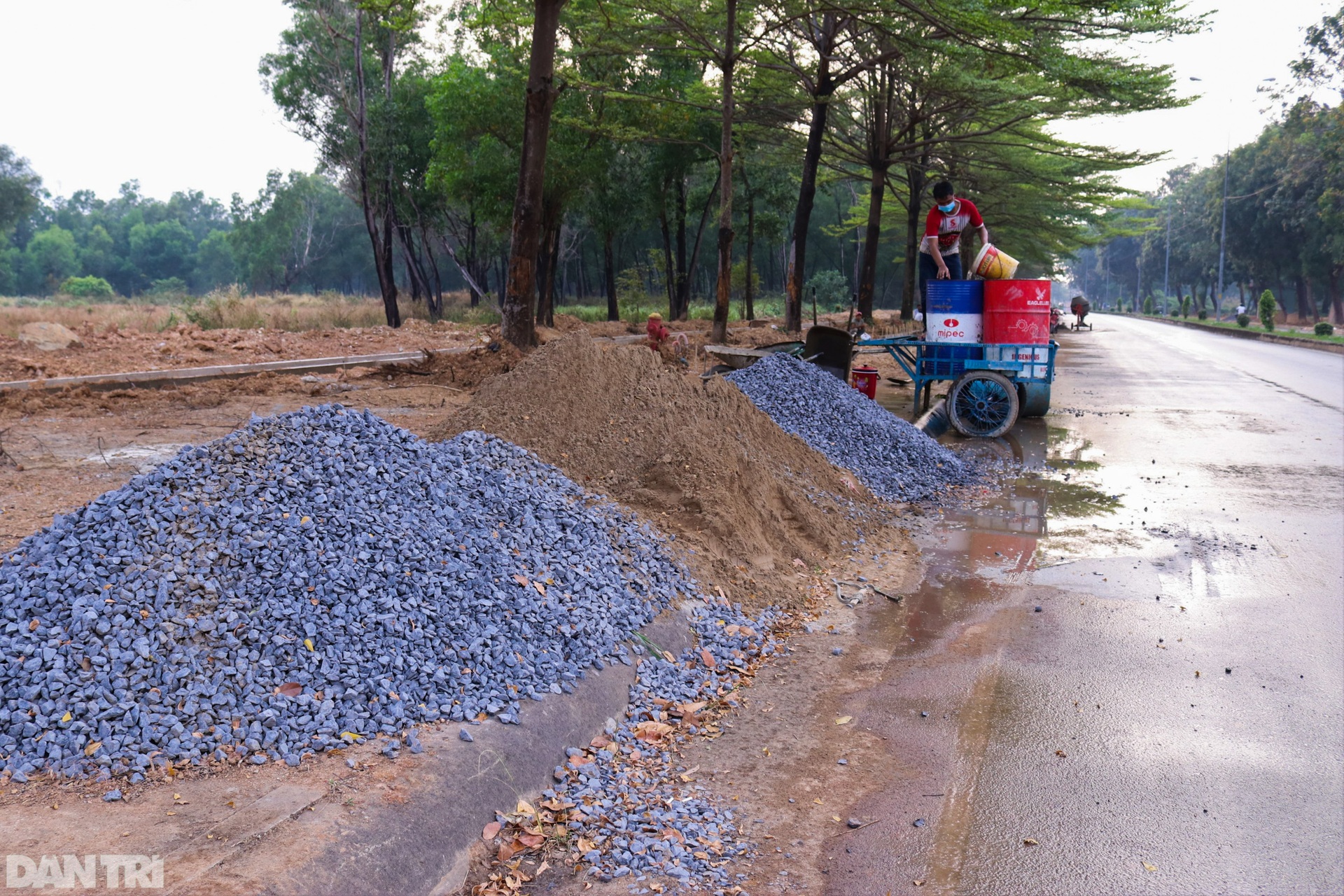 Cảnh đìu hiu, vắng vẻ chưa từng thấy tại Làng Đại học lớn nhất TPHCM - 7