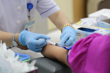 Bệnh viện Chợ Rẫy TPHCM: Nhà thầu vừa báo giá bơm kim tiêm đã... "bỏ chạy"