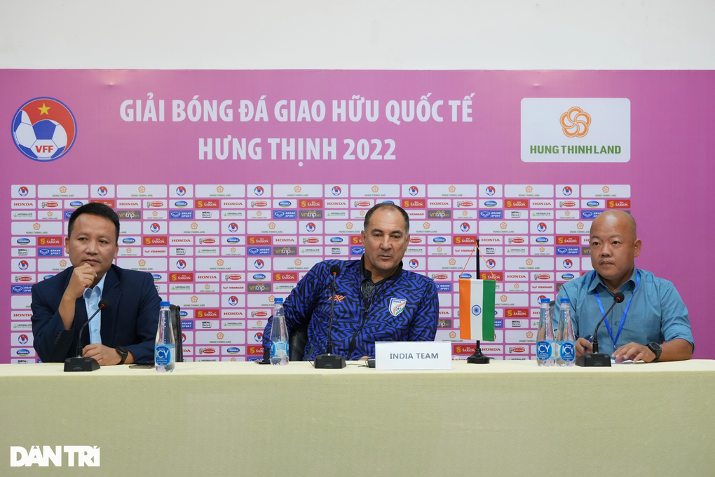 HLV Ấn Độ tuyên bố sẽ giành chiến thắng trước tuyển Việt Nam - 2 HLV Ấn Độ tuyên bố sẽ giành chiến thắng trước tuyển Việt Nam - 2