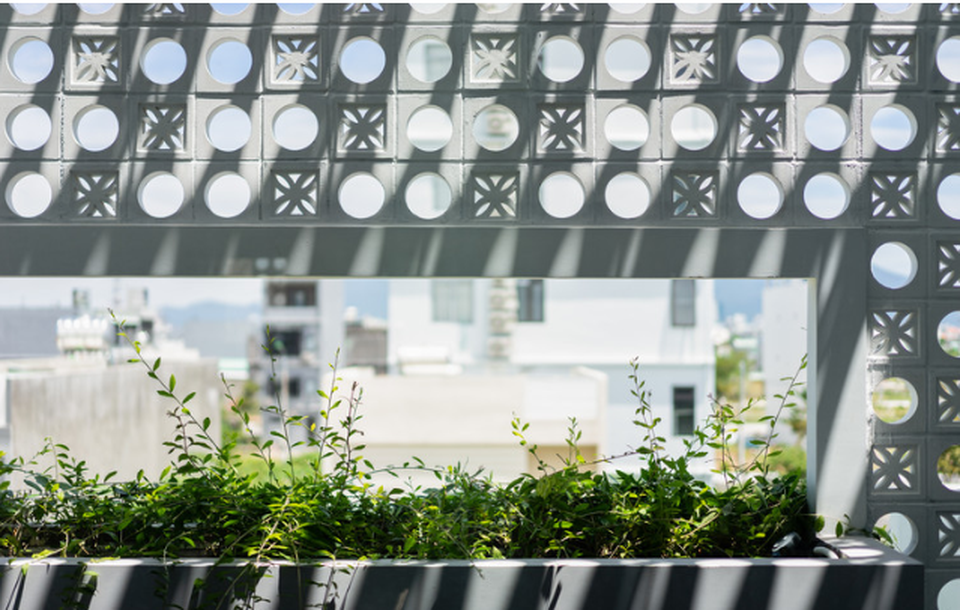 Ngôi nhà tầng mộc mà chất, nhìn đâu cũng thấy cây xanh ở Đà Nẵng - 10 Ngôi nhà tầng mộc mà chất, nhìn đâu cũng thấy cây xanh ở Đà Nẵng - 10