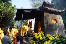 Khoán tiền công đức của di tích, nguyên chủ tịch huyện bị xem xét xử lý