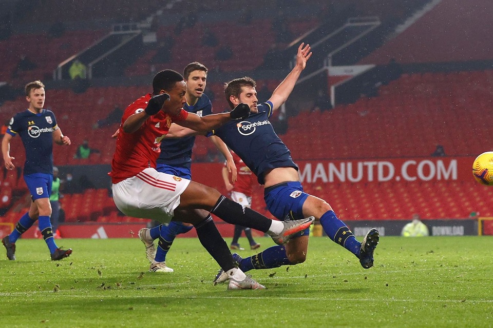 Man Utd chia 9 bàn thắng cho 9 cầu thủ của Southampton - 13 Man Utd chia 9 bàn thắng cho 9 cầu thủ của Southampton - 13