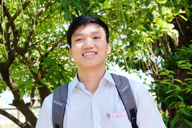 Chàng trai cao 1m85 đạt 30 điểm tuyệt đối khối B