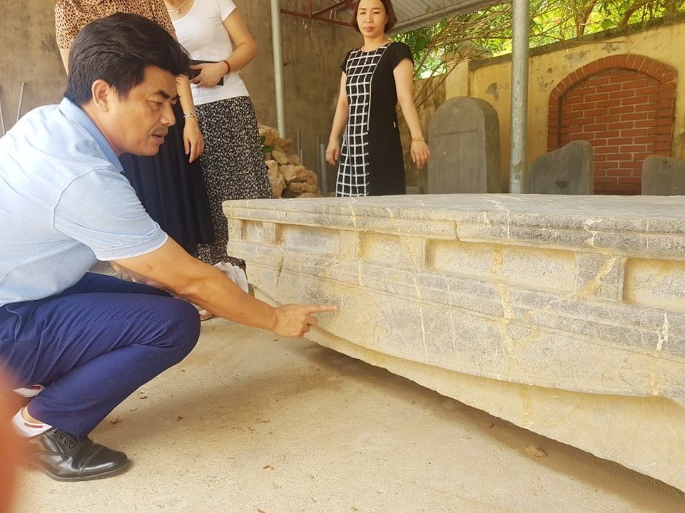 Phát hiện sập đá nhiều nét giống sập đá bảo vật quốc gia ở Ninh Bình - 4 Phát hiện sập đá nhiều nét giống sập đá bảo vật quốc gia ở Ninh Bình - 4