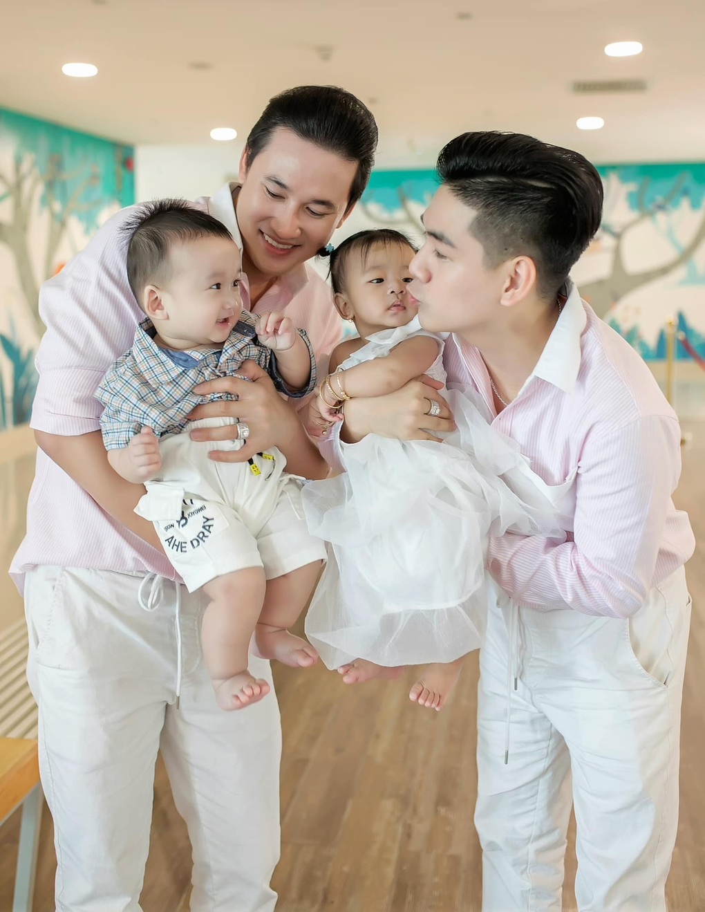 Hà Trí Quang và người yêu đồng giới: Yêu 3 năm, vượt dư luận tổ chức lễ hỏi - 2
