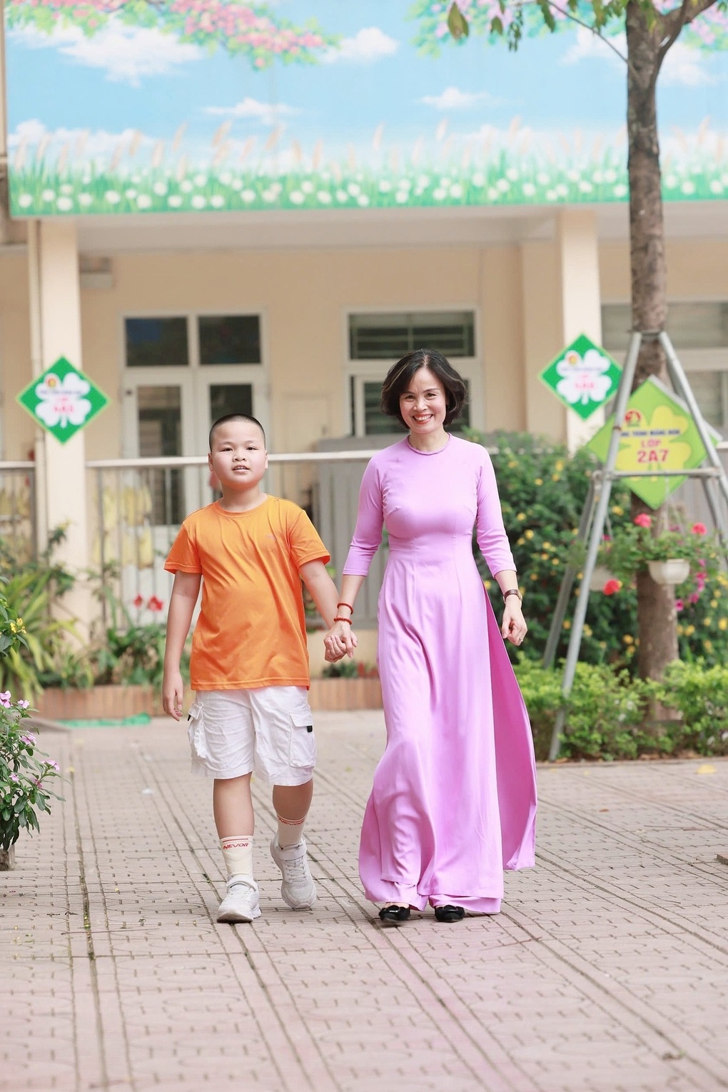 Male student is double valedictorian of Nguyen Tat Thanh Secondary School and Talented University of Education - 3 Nam sinh là thủ khoa kép THCS Nguyễn Tất Thành và Năng khiếu ĐH Sư phạm - 3