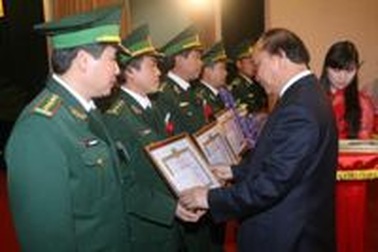 Phó Thủ tướng: "Bộ đội Biên phòng phải gắn bó máu thịt với nhân dân"