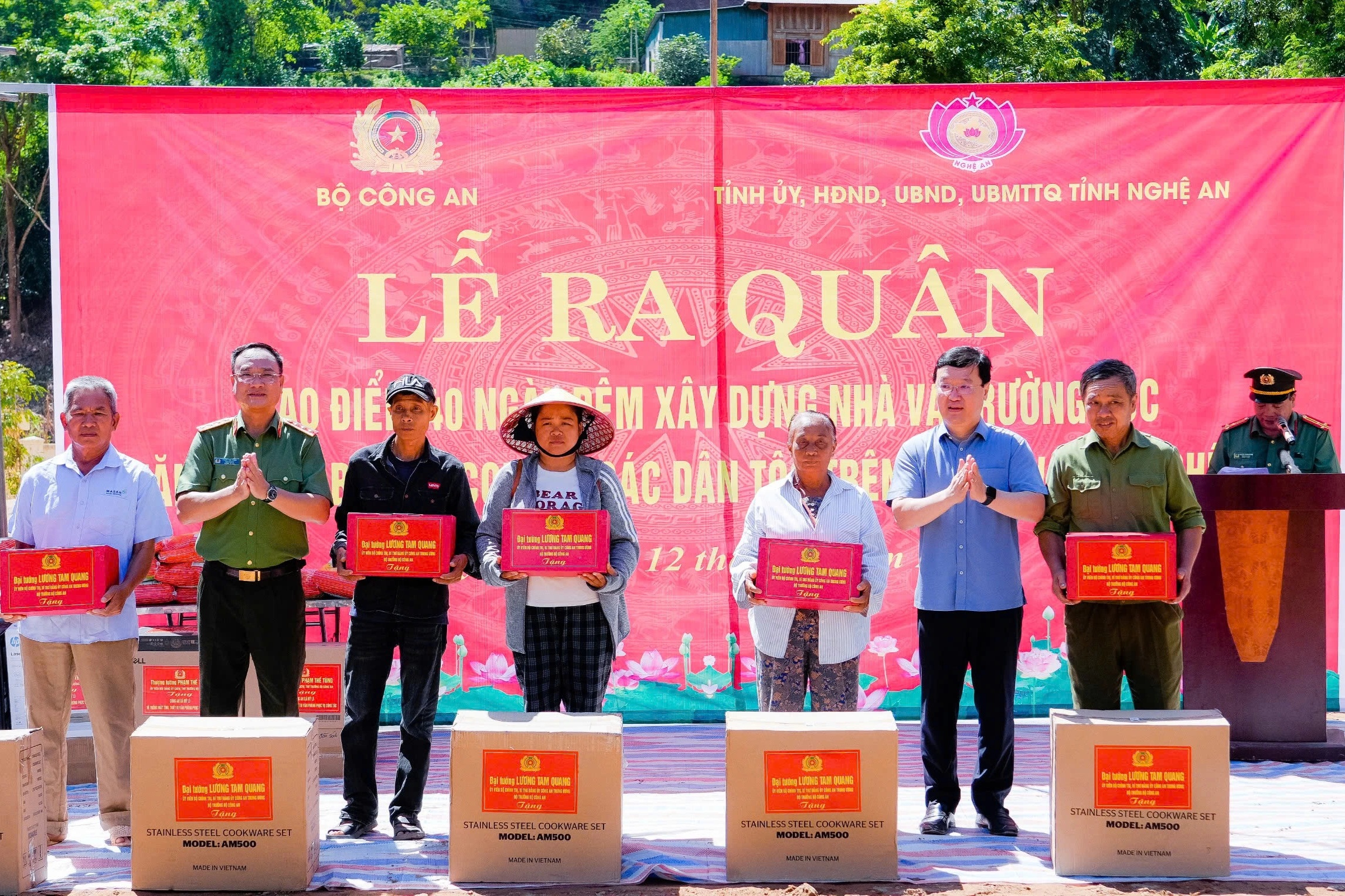 Trung úy công an lặng người trước cảnh nhà mình sau những ngày lo việc dân - 8 Trung úy công an lặng người trước cảnh nhà mình sau những ngày lo việc dân - 8