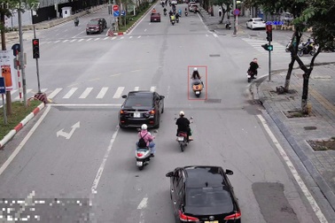 Một ngã tư ở Hà Nội trong 24 giờ, camera AI phát hiện 231 xe vượt đèn đỏ