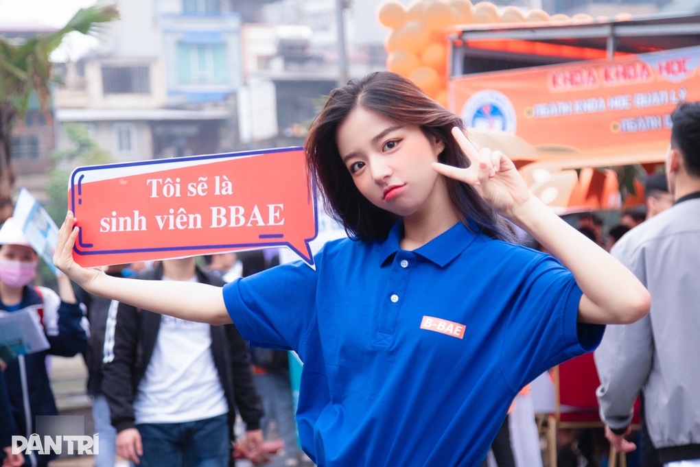 3 trường THPT ở Hà Nội có nhiều thí sinh đỗ ĐH Kinh tế Quốc dân năm 2025 - 1 3 trường THPT ở Hà Nội có nhiều thí sinh đỗ ĐH Kinh tế Quốc dân năm 2025 - 1