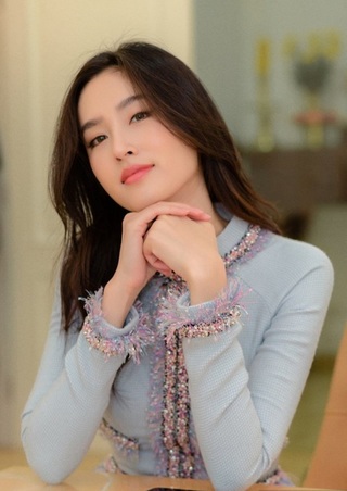 Hoa hậu Chuyển giới Nong Poy hạnh phúc bên chồng đại gia, ngày càng đẹp - 17