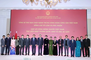 Tổng Bí thư Tô Lâm và Phu nhân với cộng đồng người Việt Nam tại Anh