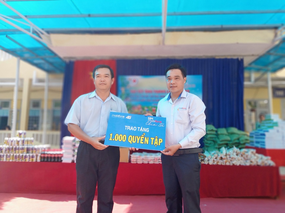 “Có quà trung thu con vui lắm” - 2 “Có quà trung thu con vui lắm” - 2