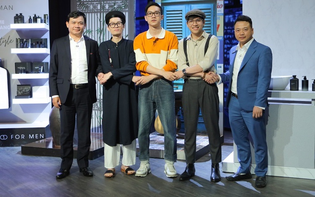 Cá mập mắc cạn khi bơi trên sóng Shark Tank - 4 Cá mập mắc cạn khi bơi trên sóng Shark Tank - 4