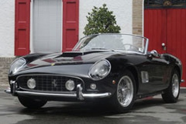 Gần 11 triệu USD trả cho một chiếc Ferrari GT đời 1961 