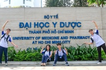 Vì sao hàng trăm thí sinh xét tuyển ĐH Y Dược TPHCM phải nộp lại IELTS?