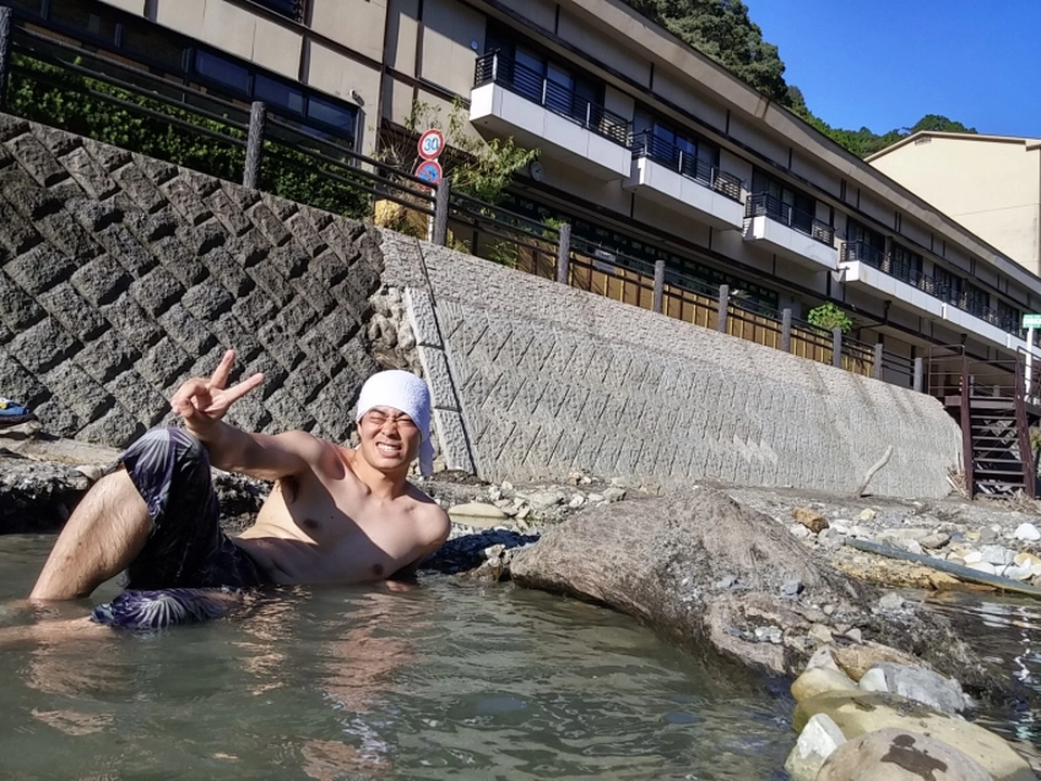 Nơi du khách tự đào bể tắm onsen giữa dòng sông - 7 Nơi du khách tự đào bể tắm onsen giữa dòng sông - 7