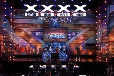 Sơ loại: “Thần bài” xuất hiện khiến người xem sởn gai ốc