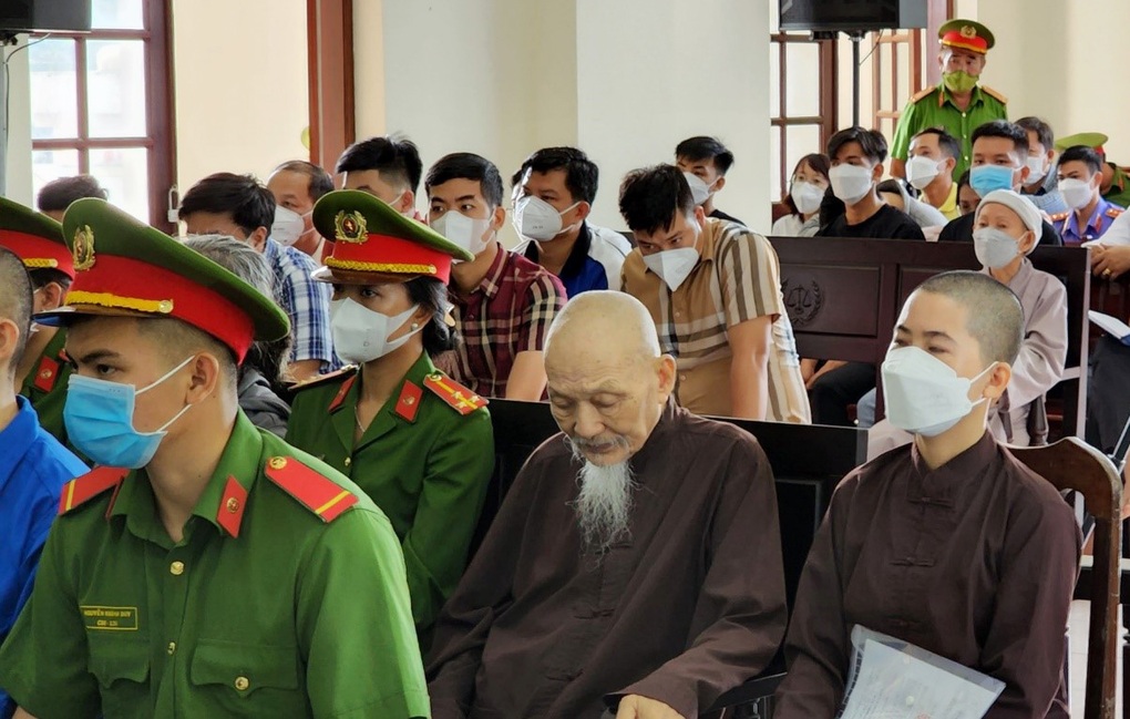 Truy tìm 3 luật sư bào chữa cho bị cáo liên quan Tịnh thất Bồng Lai - 2 Truy tìm 3 luật sư bào chữa cho bị cáo liên quan Tịnh thất Bồng Lai - 2