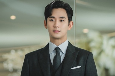 Tài tử “Nữ hoàng nước mắt” Kim Soo Hyun lật ngược tình thế