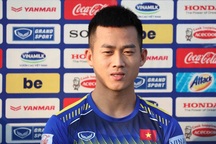 Tuyển thủ Việt Nam bất ngờ không quan tâm hợp đồng của HLV Park Hang Seo