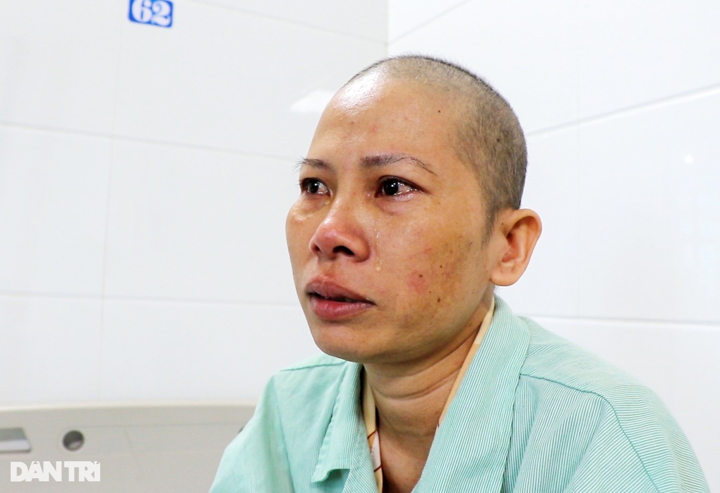 Khốn cùng vợ ung thư chăm chồng chấn thương sọ não - 1 Khốn cùng vợ ung thư chăm chồng chấn thương sọ não - 1