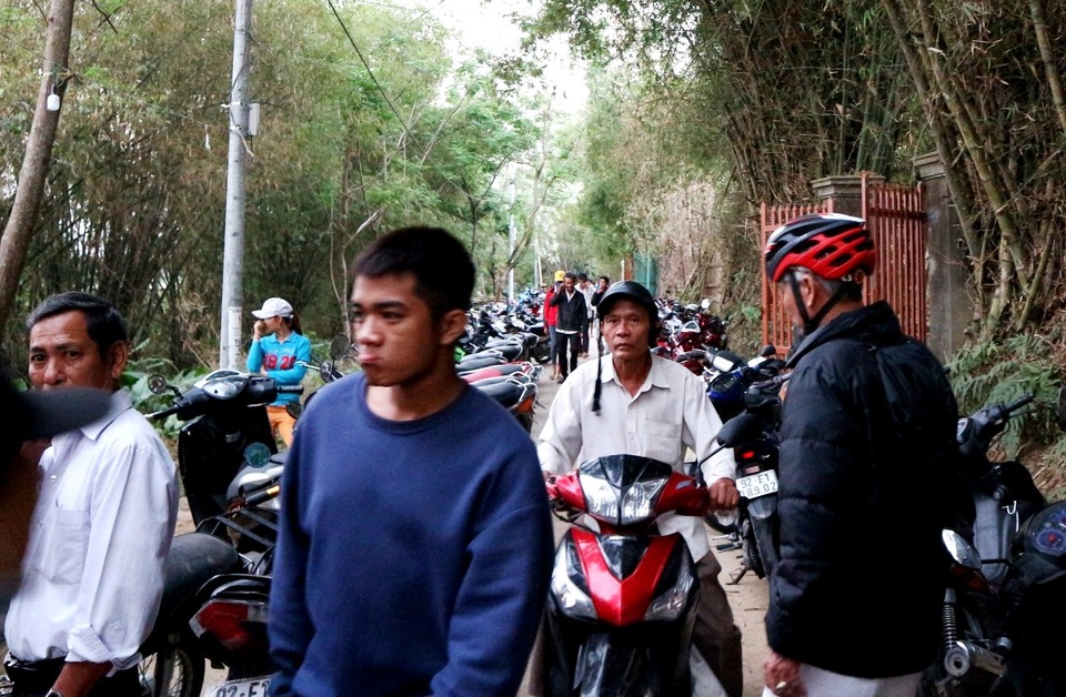 Trắng đêm tìm kiếm nạn nhân trong vụ lật ghe 6 người chết, mất tích - 8 Trắng đêm tìm kiếm nạn nhân trong vụ lật ghe 6 người chết, mất tích - 8