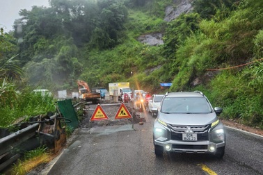 Lý do khiến đèo Bảo Lộc kẹt xe kéo dài 10km