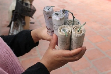 Ngăn chặn 36 học sinh mua hóa chất để chế tạo pháo