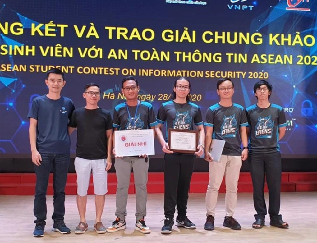 Hoa hậu Lương Thùy Linh là một trong những học sinh, sinh viên nổi bật 2022 - 2 Hoa hậu Lương Thùy Linh là một trong những học sinh, sinh viên nổi bật 2022 - 2