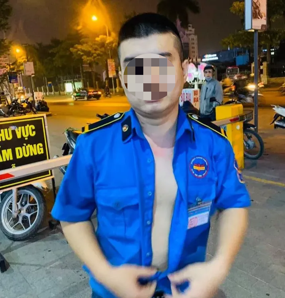 Tạm đình chỉ nhân viên bảo vệ đấm túi bụi một phụ nữ - 3 Tạm đình chỉ nhân viên bảo vệ đấm túi bụi một phụ nữ - 3