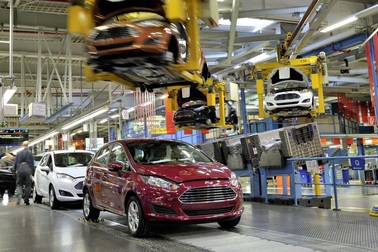 Ford và Jaguar Land Rover ồ ạt cắt giảm nhân công