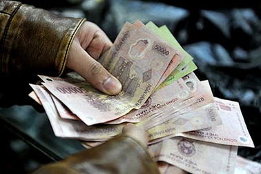 Nợ lương cắt thưởng, dân văn phòng kêu trời