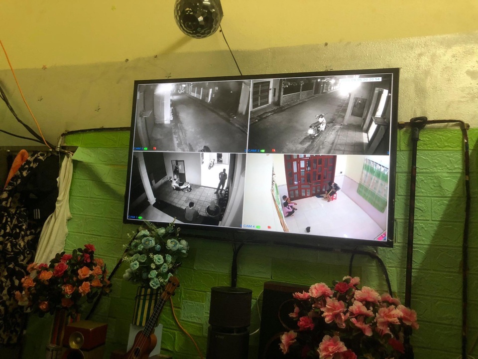 Lắp camera giám sát khắp nhà để buôn bán ma túy - 2 Lắp camera giám sát khắp nhà để buôn bán ma túy - 2
