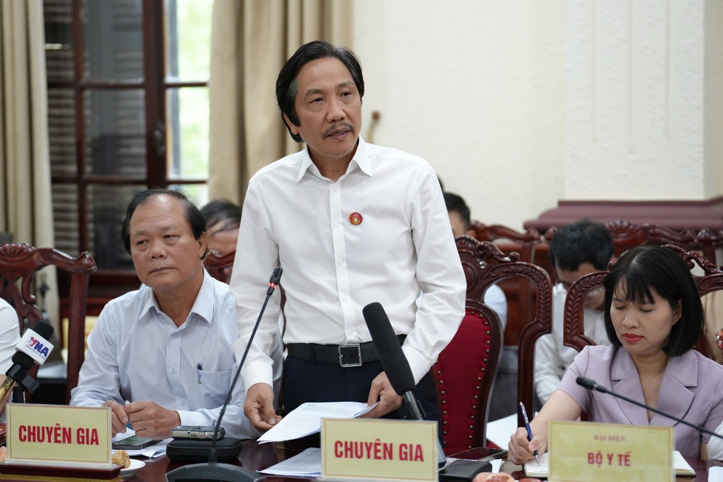 Sửa Hiến pháp dù ở phạm vi, quy mô nào cũng rất hệ trọng, thiêng liêng - 2 Sửa Hiến pháp dù ở phạm vi, quy mô nào cũng rất hệ trọng, thiêng liêng - 2