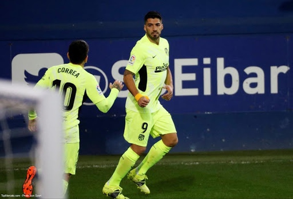 Luis Suarez lập cú đúp, Atletico hơn Real Madrid đến 7 điểm - 8 Luis Suarez lập cú đúp, Atletico hơn Real Madrid đến 7 điểm - 8