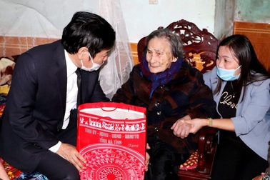 Hà Tĩnh: Chăm lo Tết tới người có công, người có hoàn cảnh khó khăn