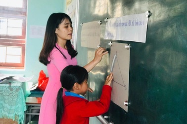 Thưởng Tết giáo viên: Nơi thưởng 200.000 đồng, nơi được một tháng lương